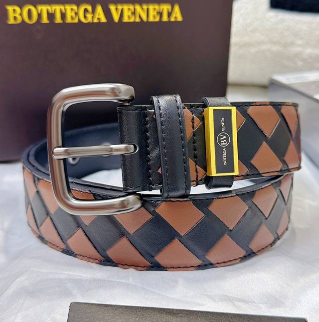 皮带：Bottega Veneta.葆蝶家顶级. 腰带：BV原单复刻品质百分百头层牛皮，保证真皮。撞色编织.真空电镀.永不掉色.24K纯钢扣纯手工编织艺术烤漆渲