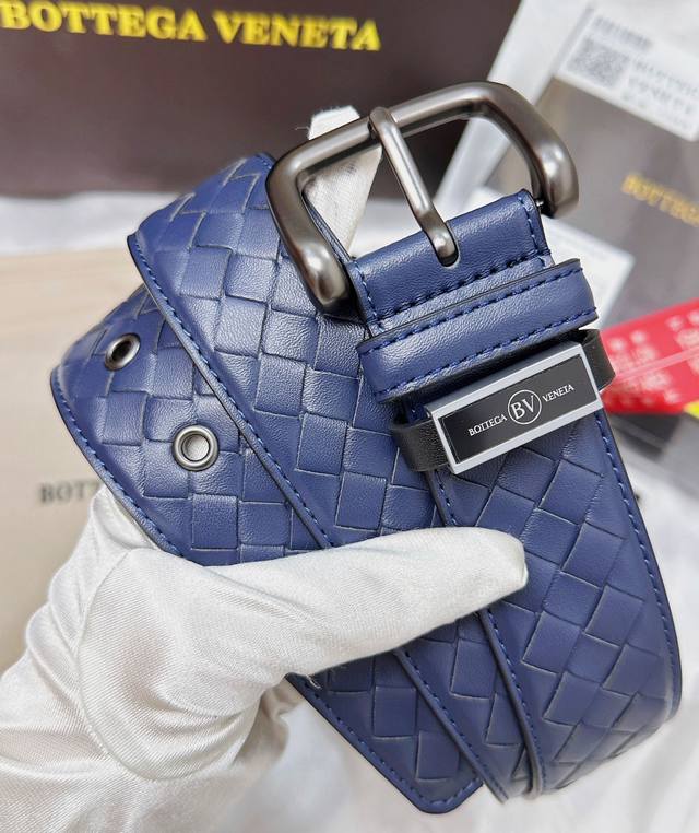 皮带：Bottega Veneta.葆蝶家顶级. 腰带：BV原单复刻品质百分百头层牛皮，保证真皮。撞色编织.真空电镀.永不掉色.24K纯钢扣纯手工编织艺术烤漆渲