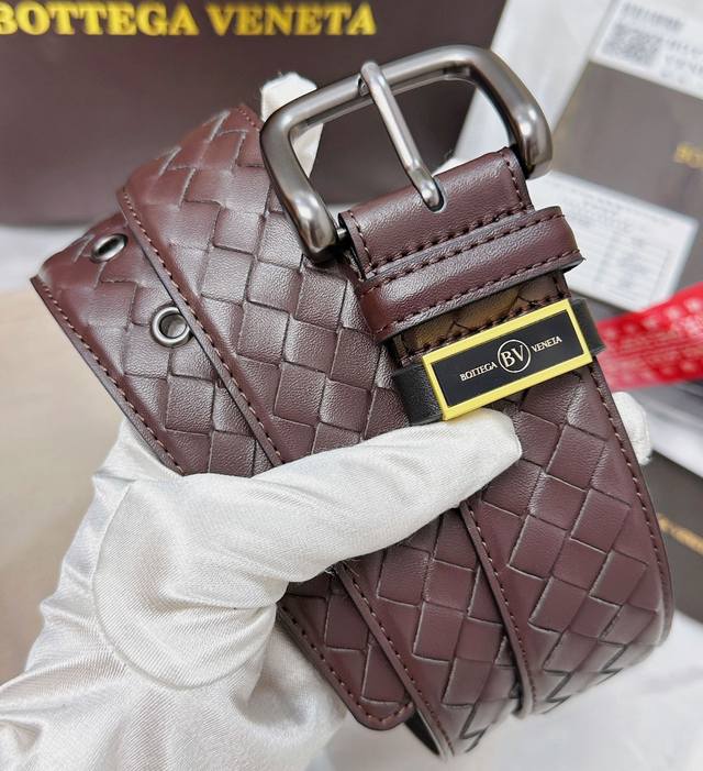 皮带：Bottega Veneta.葆蝶家顶级. 腰带：BV原单复刻品质百分百头层牛皮，保证真皮。撞色编织.真空电镀.永不掉色.24K纯钢扣纯手工编织艺术烤漆渲