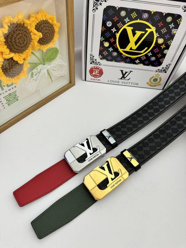 品名：LV..路易..威登原单 材质：原单牛皮腰带 百分百头层牛皮腰带保证真皮，24K纯钢扣，专柜原单品质、做工精细，时尚大牌，送人自用首选 包装： 请认准如图