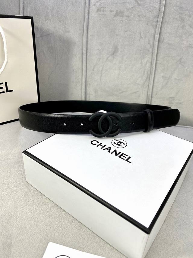 特 宽度3.0Cm Chanel 香奈儿 女士腰带 小牛皮 支持nfc芯片官方网站链接扫码验证、经典扣头 内侧cnc走光处理 边角手感圆润配有烤漆金属钢扣。