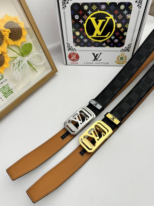 品名：Lv..路易..威登自动带 材质：原单牛皮腰带 百分百头层牛皮腰带保证真皮，24K纯钢扣，专柜原单品质、做工精细，时尚大牌，送人自用首选 包装： 请认准如