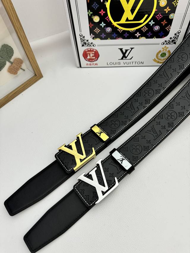 品名：Lv..路易..威登原单 材质：原单牛皮腰带 百分百头层牛皮腰带保证真皮，24K纯钢扣，专柜原单品质、做工精细，时尚大牌，送人自用首选 包装： 请认准如图