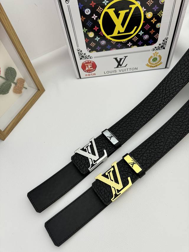 品名：Lv..路易..威登原单 材质：原单牛皮腰带 百分百头层牛皮腰带保证真皮，24K纯钢扣，专柜原单品质、做工精细，时尚大牌，送人自用首选 包装： 请认准如图