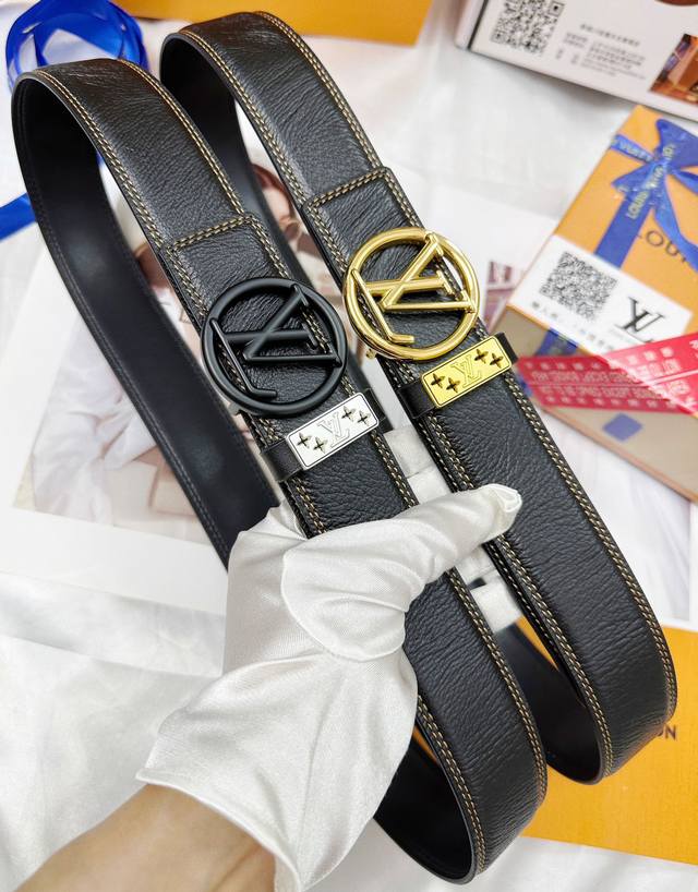 皮带：Lv..路易..威登顶级复刻. 腰带：原单品质百分百进口原厂头层牛皮，保证真皮。圆形镂空设计工艺.真空电镀.永不掉色.24K纯钢扣细腻小牛皮纹路双面可用专