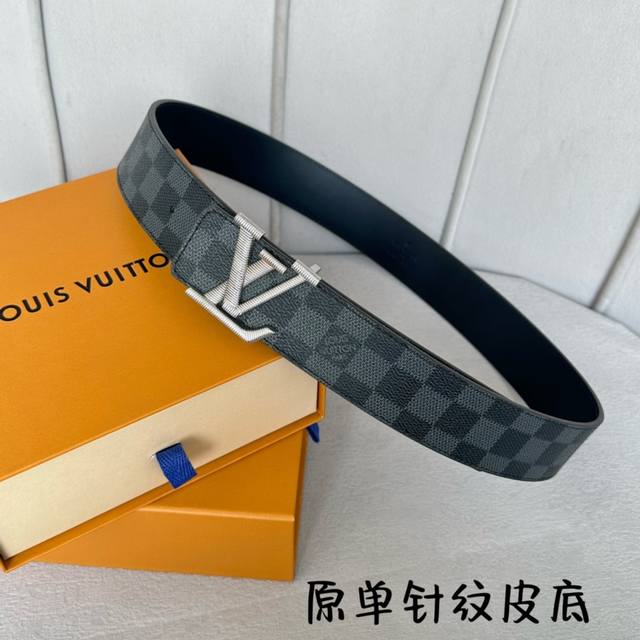 Lv.路易威登 全套包装 原版品质 代工厂货品 40Mm宽度 正品一体铸造五金钢扣，原厂皮料 双面原厂定制面料，区别市场货