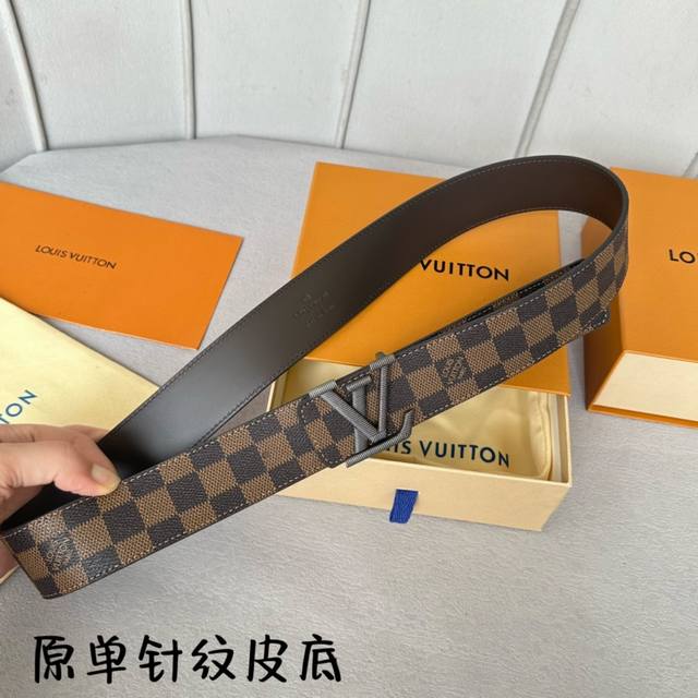 Lv.路易威登 全套包装 原版品质 代工厂货品 40Mm宽度 正品一体铸造五金钢扣，原厂皮料 双面原厂定制面料，区别市场货