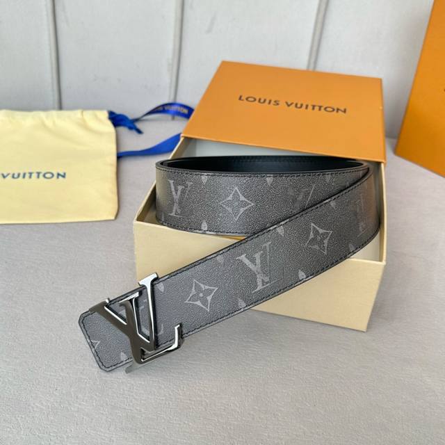 寬：40Mmlouis Vuitton 腰帶 頂級原單品質 全新亞光小牛皮絲印專櫃大花圖案 搭配經典款掛扣五金 專櫃款號 細節看圖 市場獨家版本 ！碼數齊！