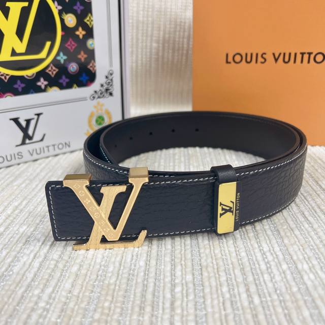 品名：Lv..路易..威登原单 材质：原单牛皮腰带 百分百头层牛皮腰带保证真皮，24K纯钢扣，专柜原单品质、做工精细，时尚大牌，送人自用首选 包装： 请认准如图