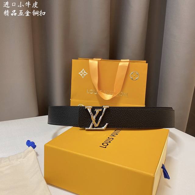 Lv路易威登 官网同步 宽度4.0Cm 精品扣 搭配设计 用了精品电镀五金 工艺精湛 双面进口小牛皮