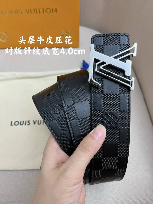 Lv 4.0Cm进口牛皮面料压花 专柜对版针纹、展现时下流行的工艺-动感设计精神。