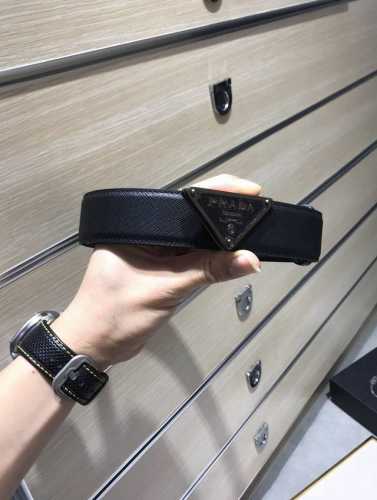 配送专柜包装 打孔针 特 宽35Mm，支持Nfc 原单双面进口头层牛皮带身，搭配原版经典三角微标扣，手感.油边近乎完美，原产皮料牛皮定制，质感无可挑剔，出众的细