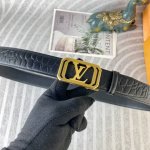 lv 特种皮腰带自动带系列 ，原厂五金精品不锈钢扣，手感柔软舒适 宽3.5Cm。