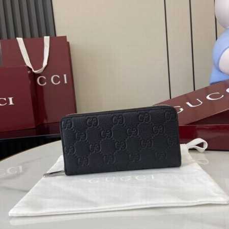 顶配版 新品 系列名称“Gucci Imprint”尽释Gg字母交织图案的恒久优雅魅力，该图案以富有触感的细节装点日常必备单品。这款全拉链钱包以印花压纹Gg粒面 - 点击图像关闭