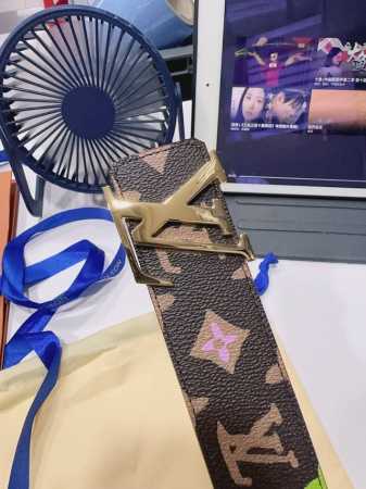 特 Louis Vuitton[正]经典原单品质，经典印花面配原版平纹皮，搭配原单精品扣，精工制作，细节看图，实物拍摄，高端奢华，宽度4.0Cm - 点击图像关闭