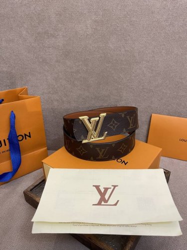 Lv.路易威登 全套包装 宽度 40Mm宽度 正品一体铸造五金钢扣 原厂皮料 双面原厂定制进口面料 可送礼自用不错选择