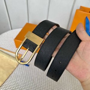 男士經典頂級休閒腰帶 寬度35毫米 品牌專用多種紋路小牛皮搭配小牛皮底 全新開模精品針扣設計