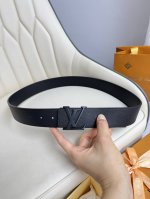 路易威登 Lv 全套包装 40Mm宽度 正品一体铸造五金钢扣 原厂皮料 双面原厂定制面料 区别市场货