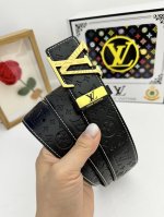 品名：Lv..路易..威登原单 材质：原单牛皮腰带 百分百头层牛皮腰带保证真皮，24K纯钢扣，专柜原单品质、做工精细，时尚大牌，送人自用首选 包装： 请认准如图