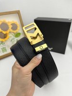 品名：万宝龙 Montblanc 自动带 材质：原单牛皮腰带 百分百头层牛皮腰带保证真皮，24K纯钢扣，专柜原单品质、做工精细，时尚大牌，送人自用首选 包装：