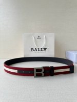 特 Bally 巴利 专柜同款 男士腰带 宽3.4Cm 这款选用反面进口牛皮精制而成 正面金属扣 简约百搭 可调式长度可轻松匹配完美尺寸
