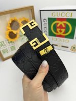 品名：古奇.Gu...Ci 原单 材质：原单牛皮腰带 专柜原单品质、做工精细，时尚大牌，送人自用首选 包装： 请认准如图专柜包装赠送打孔器手提袋专柜礼盒宽度3.