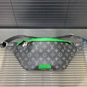 Louisvuitton 路易威登 Lv Discovery 腰包 斜挎胸包 实物拍摄 原厂原版面料 配送小票 防尘布袋 礼盒 45 X 20 Cm。