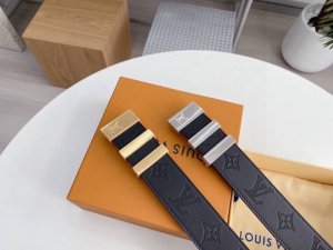 路易威登 进口 原单品质经典男款腰带专柜Togo皮搭配精钢扣 钢扣不褪色 头层牛皮 双面可用3.8厘米 实用与美观兼并。 下单备注腰围尺码