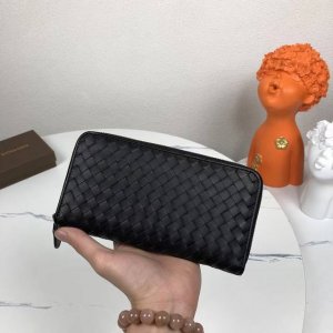 Bv葆蝶家 采用进口打蜡牛皮纯手工编织 皮质越用越柔软 光滑细腻 款号：1256#，颜色：蓝色，规格：19 10 2Cm。