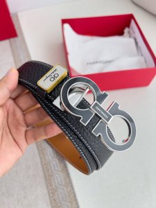 品名：菲拉格慕.Ferrgamo腰带 皮带 原单 型号：挂扣，纯铜材质经典挂扣，实物拍摄，头层牛皮 材料：百分百头层牛皮，保证真皮。纯铜材质，真空电镀永不掉色，