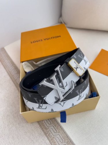 品名： Lv..路易..威登腰带皮带原单P200 型号：挂扣，经典纯钢材质挂扣，头层牛皮，图片实物拍摄 材料：头层牛皮，挂扣系列，纯钢材质扣头，钯镀电镀工艺永不