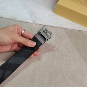 Made In Italy 批 配图片代购礼盒 品牌：Burberry 扣头材质：双色纯钢扣 带身材质正面：产地意大利正版35Mm宽度进口头层牛皮配品牌革料，国