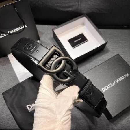 p230 杜嘉班纳 宽4.0Cm 新款 压花小午皮简约百搭腰带，Dolce&Gabbana Milano 标牌装饰别具一格。 - 点击图像关闭