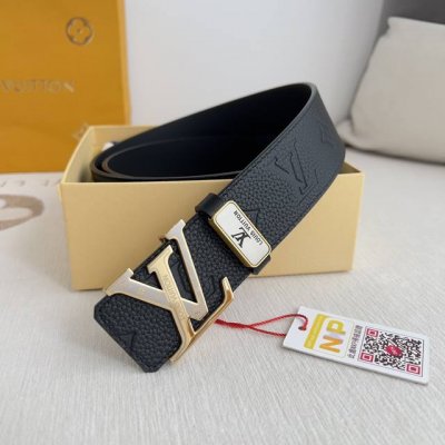 品名： LV..路易..威登腰带皮带原单 型号：挂扣，经典纯钢材质面字母挂扣，头层牛皮，图片实物拍摄 材料：头层牛皮，挂扣系列，纯钢材质扣头，钯镀电镀工艺永不掉