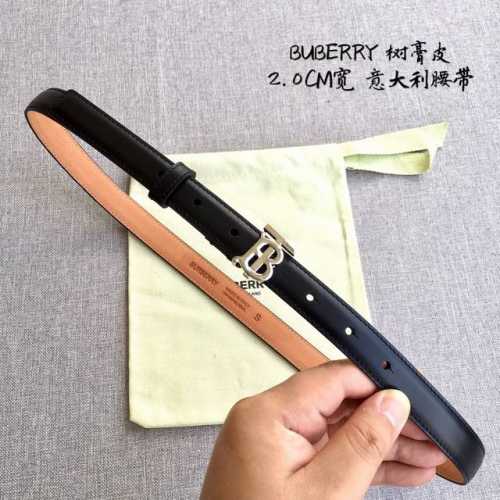品牌:博柏利 价格:特 尺寸:带宽20Mm 正品尺寸 五金材质:专柜精品扣，真空电镀，工艺精细 带身材质:天然头层牛皮，质感十足，手感柔软。时尚个性，经典百搭！