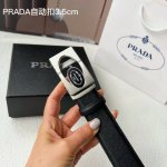 特 品牌： Prada 新款进口小牛皮，手感细腻柔软。搭配纯钢自动精品钢扣，男士必备！宽度：3.5Cm