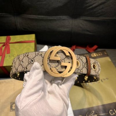 古奇. 宽4.0Cm 新款 系列产品的标志性象征，经典双G五金标识匠心呈现在这款腰带上，精美五金的细节尽显华美气息