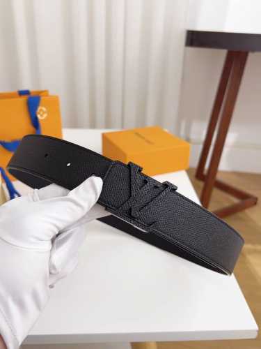 特 Lv.路易威登 全套包装 原版品质 代工厂货品 40Mm宽度 正品一体铸造五金钢扣，原厂皮料 双面原厂定制面料，区别市场货