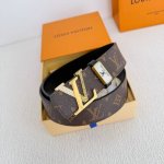 品名： Lv..路易..威登腰带皮带原单 型号：挂扣，经典纯钢材质镶钻挂扣，头层牛皮，图片实物拍摄 材料：头层牛皮，挂扣系列，纯钢材质扣头，钯镀电镀工艺永不掉色