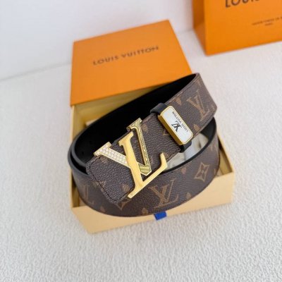 品名： Lv..路易..威登腰带皮带原单 型号：挂扣，经典纯钢材质镶钻挂扣，头层牛皮，图片实物拍摄 材料：头层牛皮，挂扣系列，纯钢材质扣头，钯镀电镀工艺永不掉色