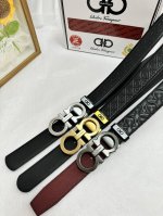 品名：菲拉格幕 原单 材质：原单牛皮腰带 百分百头层牛皮腰带保证真皮，24K纯钢扣，专柜原单品质、做工精细，时尚大牌，送人自用首选 包装： 请认准如图专柜包装赠
