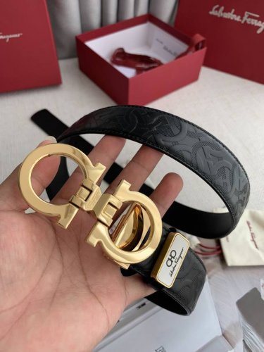品名：菲拉格慕.Ferrgamo原单 型号：挂扣，原版经典新款立体挂扣，实物拍摄，头层牛皮 材料：百分百头层牛皮，保证真皮。双面可用专柜同等质量，带身压经典花纹