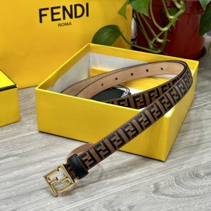 特 Fendl 芬迪 宽20Mm，原单进口小牛皮，搭配原单钌钯电镀F扣，手感.油边近乎完美，原产皮料定制，质感无可挑剔，出众的细节，高清实拍，货真价实，品质保证