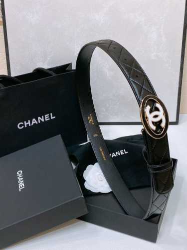 Chanel 24C 黄铜金属 水钻黑 与 白Logo搭扣 黄铜金属进口羊皮带身 饰有Cc小Logo手感柔软 细腻 3.0Cm