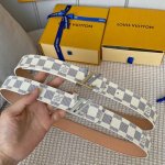 原版包装 L0Uis Vuitt0N 今季新品 驴家女士原單腰帶 寬度30毫米 定制帆布面内衬磨砂底 全新开模精钢五金搭扣 经久耐用 百搭款