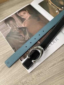 Coach蔻驰 高品质 3.0Cm 高真空电镀五金 ，可双面使用 男女同款腰带 配备专柜装礼盒