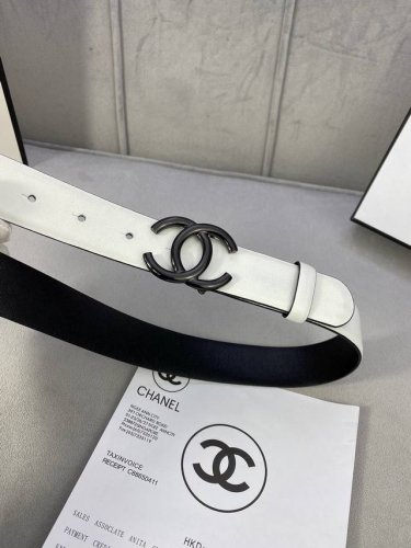 宽度3.0Cm Chanel 香奈儿 细纹牛皮 金 银 枪 色金属钢扣。