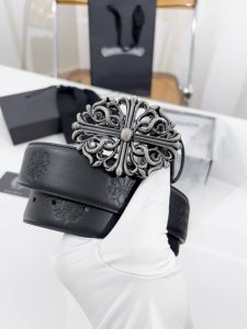 克罗心 宽度4.0Cm 是一款明星网红爱不释手品牌； 采用精选双面头层牛皮制作， 由选料到制作都是经过精心筛选， 搭配复古五金元素点缀。 呈现出独特、个性、潮流