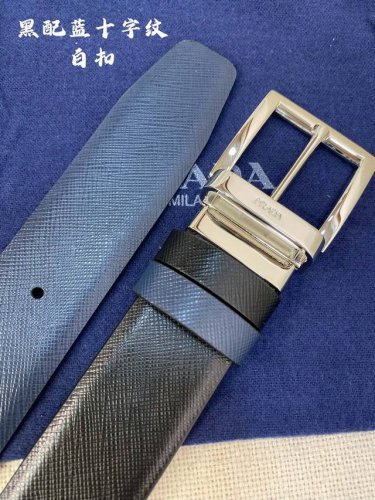 Prada 普拉达 专柜同款 男士休闲双面用腰带 宽3.4Cm 采用光滑双面头层小牛皮 采用简约外形设计，其上以prada徽标装饰，勾勒精致细节，是prada男