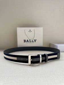 特 官网同步 专柜品质 皮带采用:标志性经典原版条纹布配双面原版牛皮 底卡其色带 宽3.4Cm 搭配进口原版gancio精品新款五金 低调奢华 独树一帜的休闲风